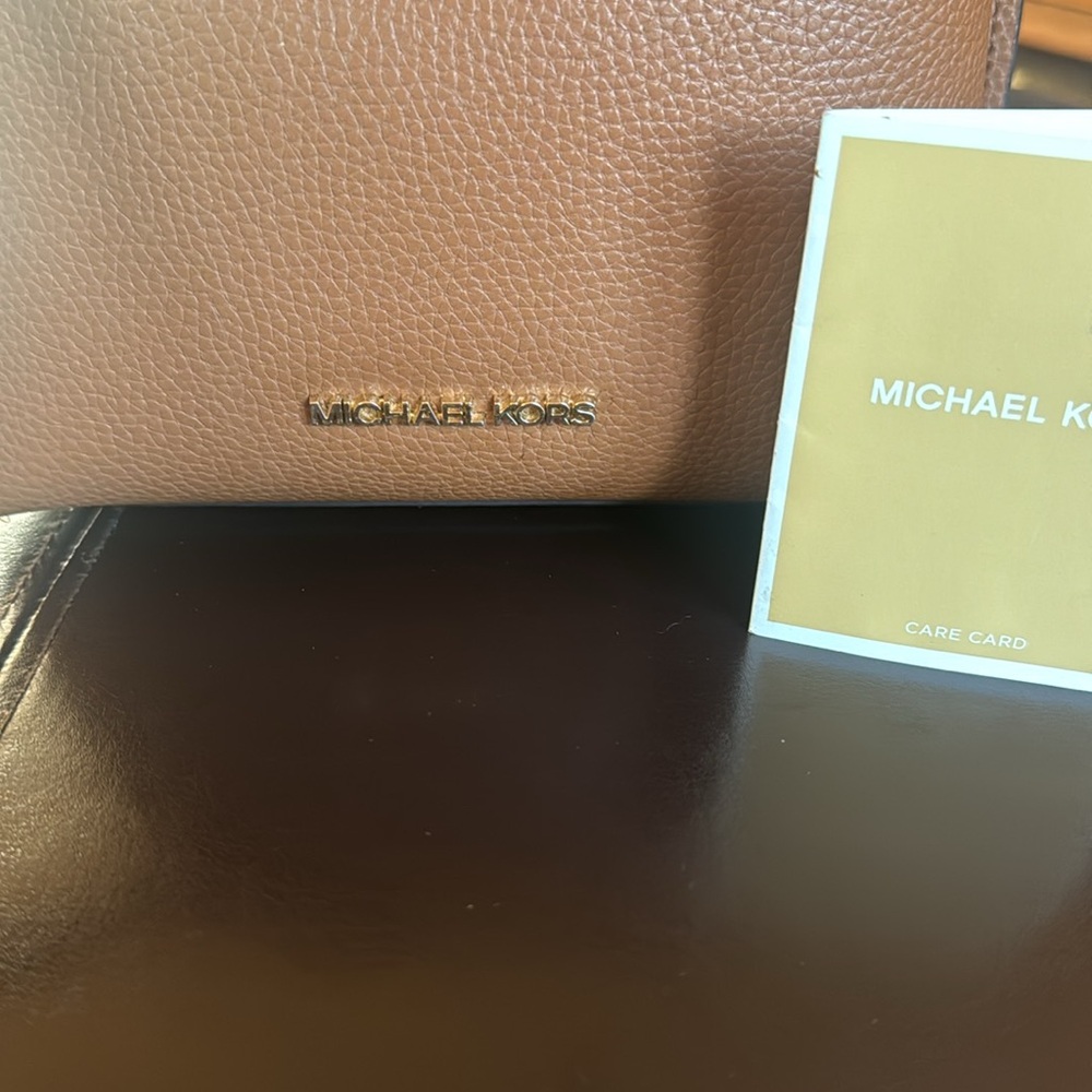 NWOT Michael Kors Emilia Bucket Crossbody Bag Brown - Picture 2 of 8